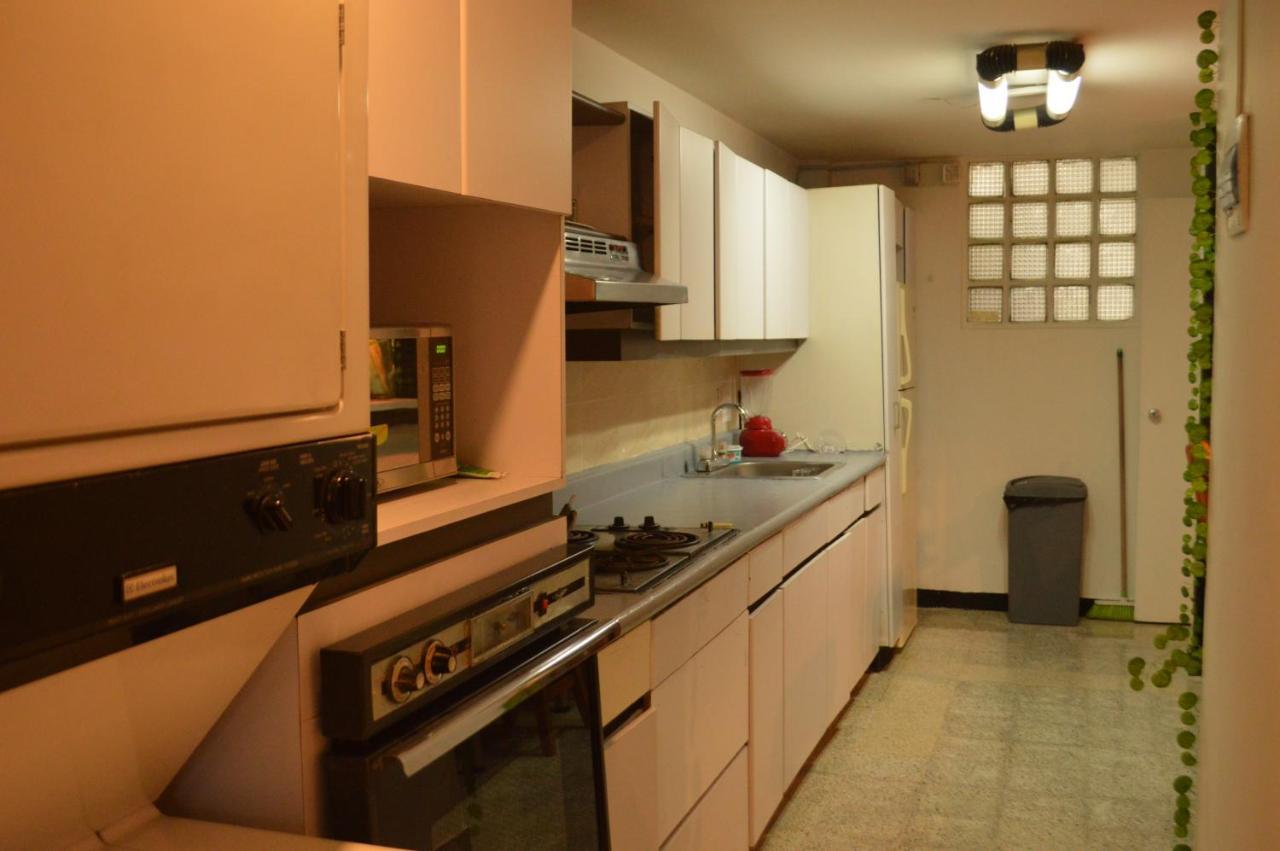 Africa House-Casa Hotel Laureles-La70 Медельин Экстерьер фото